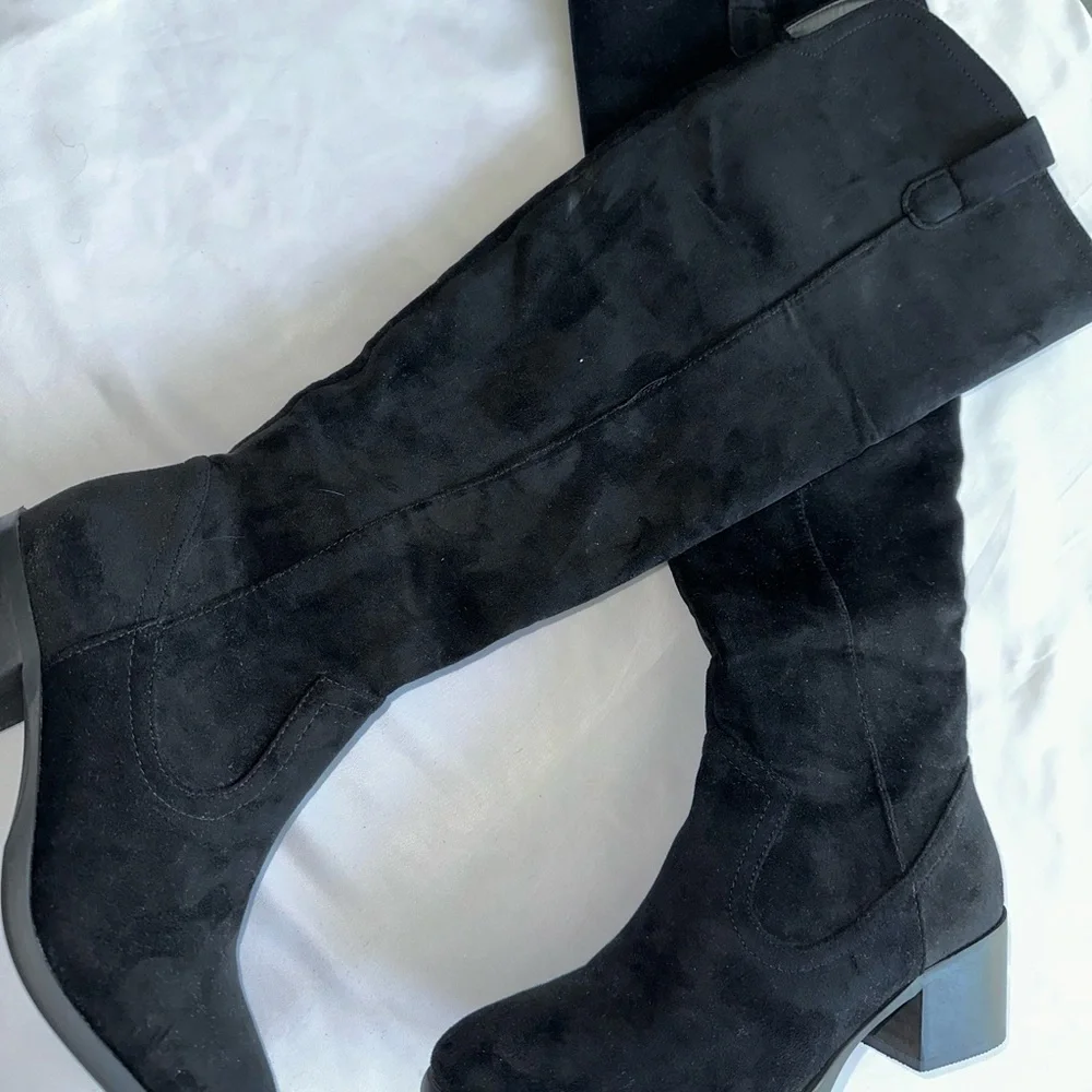 BLACK BOOTS - Picture 7 of 7